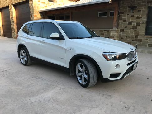 Used 2017 BMW X3 sDrive28i image 4