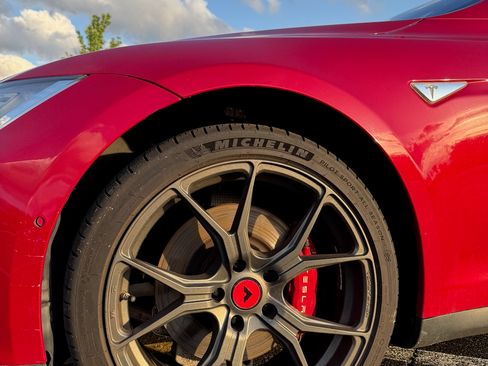 Used 2014 Tesla Model S RWD image 27