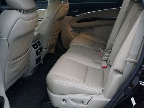 Used 2017 Acura MDX SH-AWD image 4