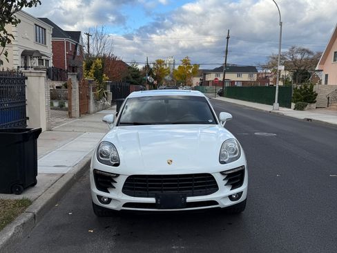 Used 2016 Porsche Macan S image 2