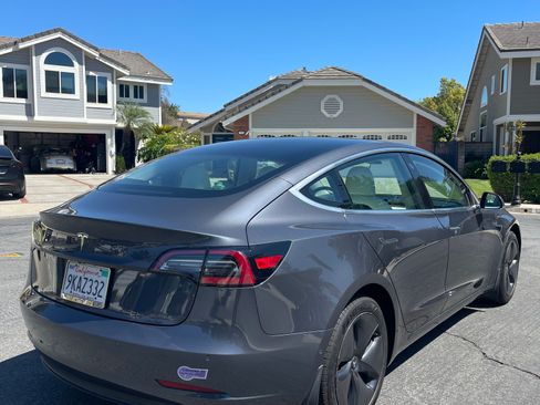 Used 2019 Tesla Model 3 RWD image 5