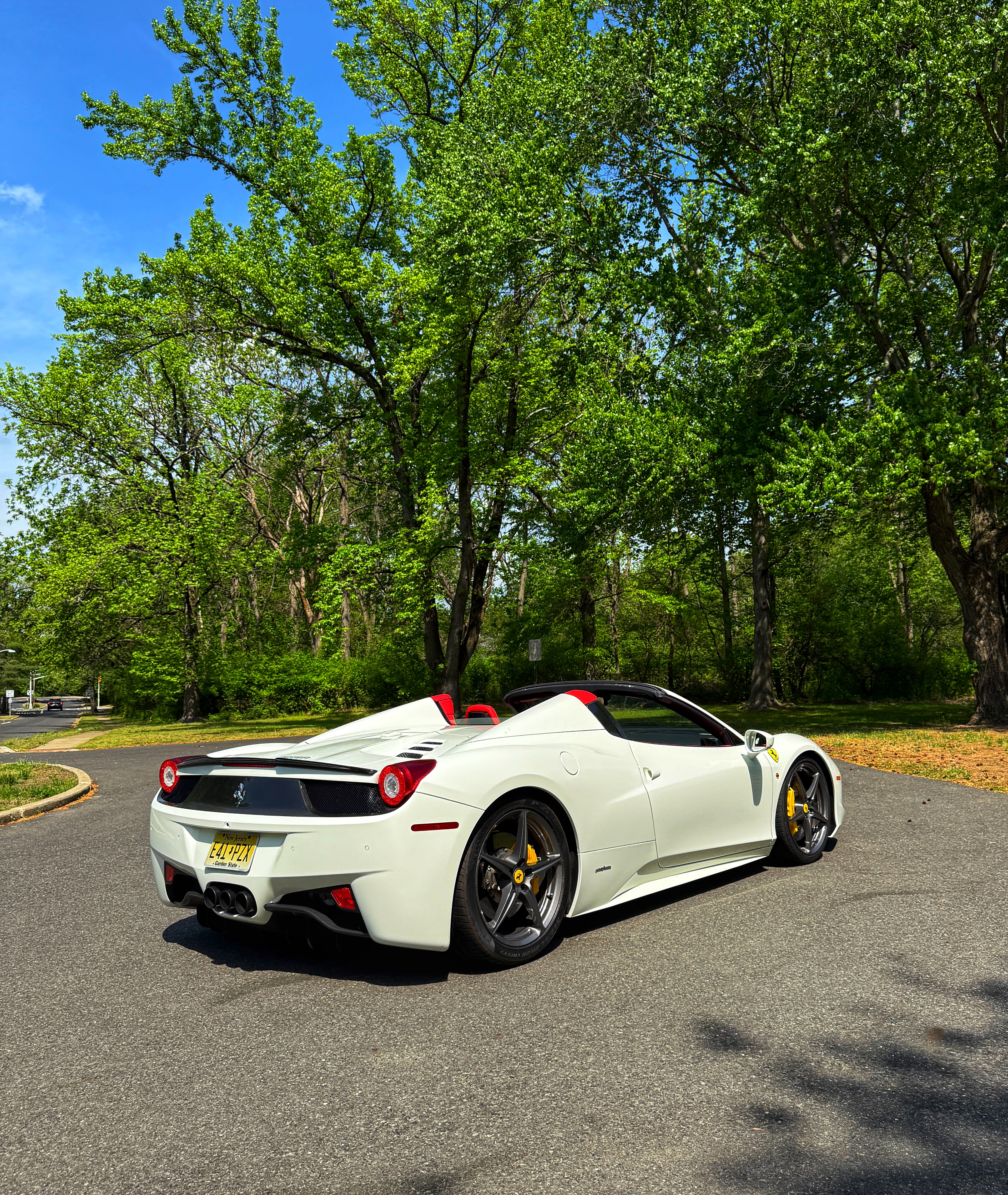 Used 2015 Ferrari 458 Spider RWD image 4