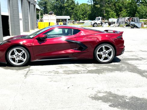 Used 2020 Chevrolet Corvette Stingray Preferred Cpe w/ 2LT Preferred Equipment Group RWD image 2