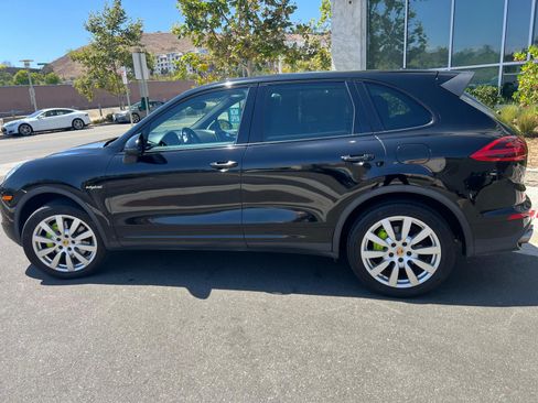 Used 2016 Porsche Cayenne S AWD/4WD image 17