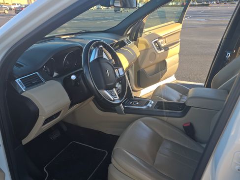 Used 2016 Land Rover Discovery Sport HSE image 6