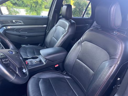 Used 2018 Ford Explorer Sport image 11