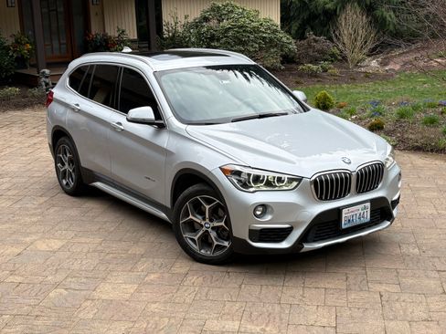 Used 2017 BMW X1 xDrive28i image 1
