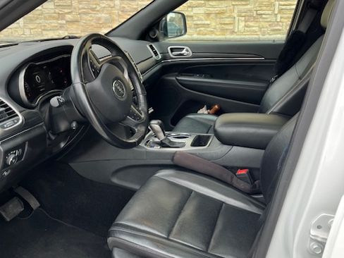 Used 2020 Jeep Grand Cherokee Limited w/ Luxury Group II RWD image 9