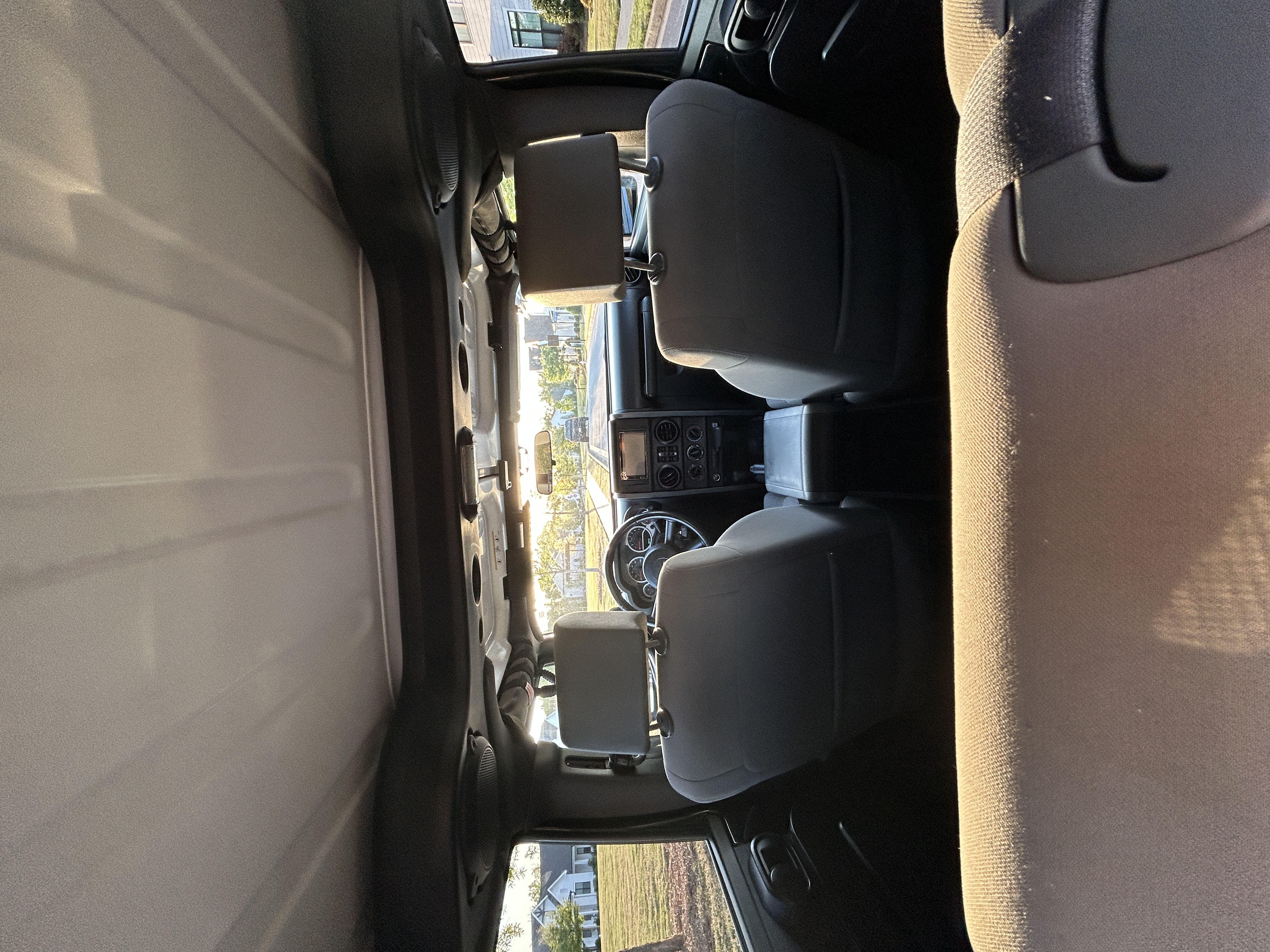 Used 2010 Jeep Wrangler Unlimited Sport AWD/4WD image 11