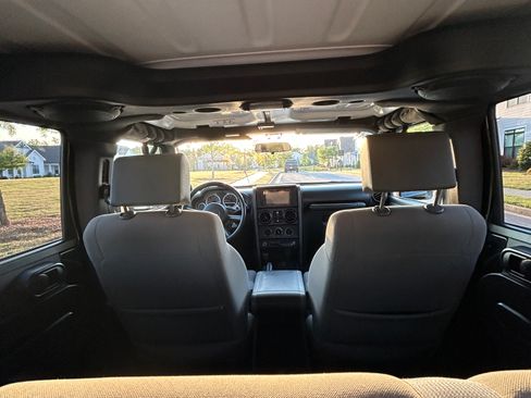 Used 2010 Jeep Wrangler Unlimited Sport AWD/4WD image 11