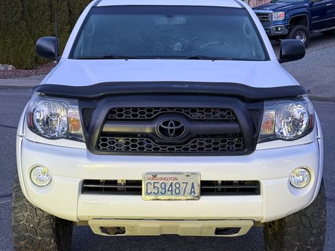 Used 2011 Toyota Tacoma 4x4 Access Cab V6 image 2