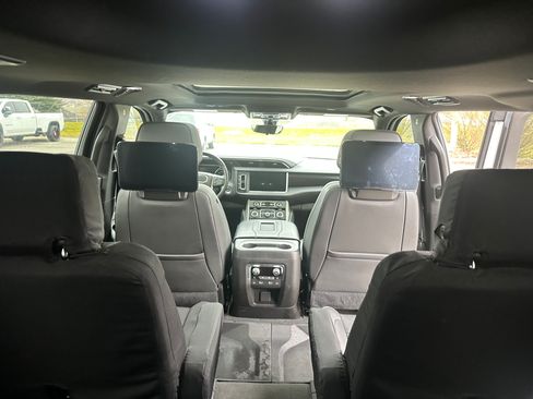 Used 2021 GMC Yukon XL Denali w/ Denali Premium Package AWD/4WD image 23