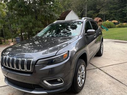 Used 2019 Jeep Cherokee Latitude Plus w/ Comfort/Convenience Group
