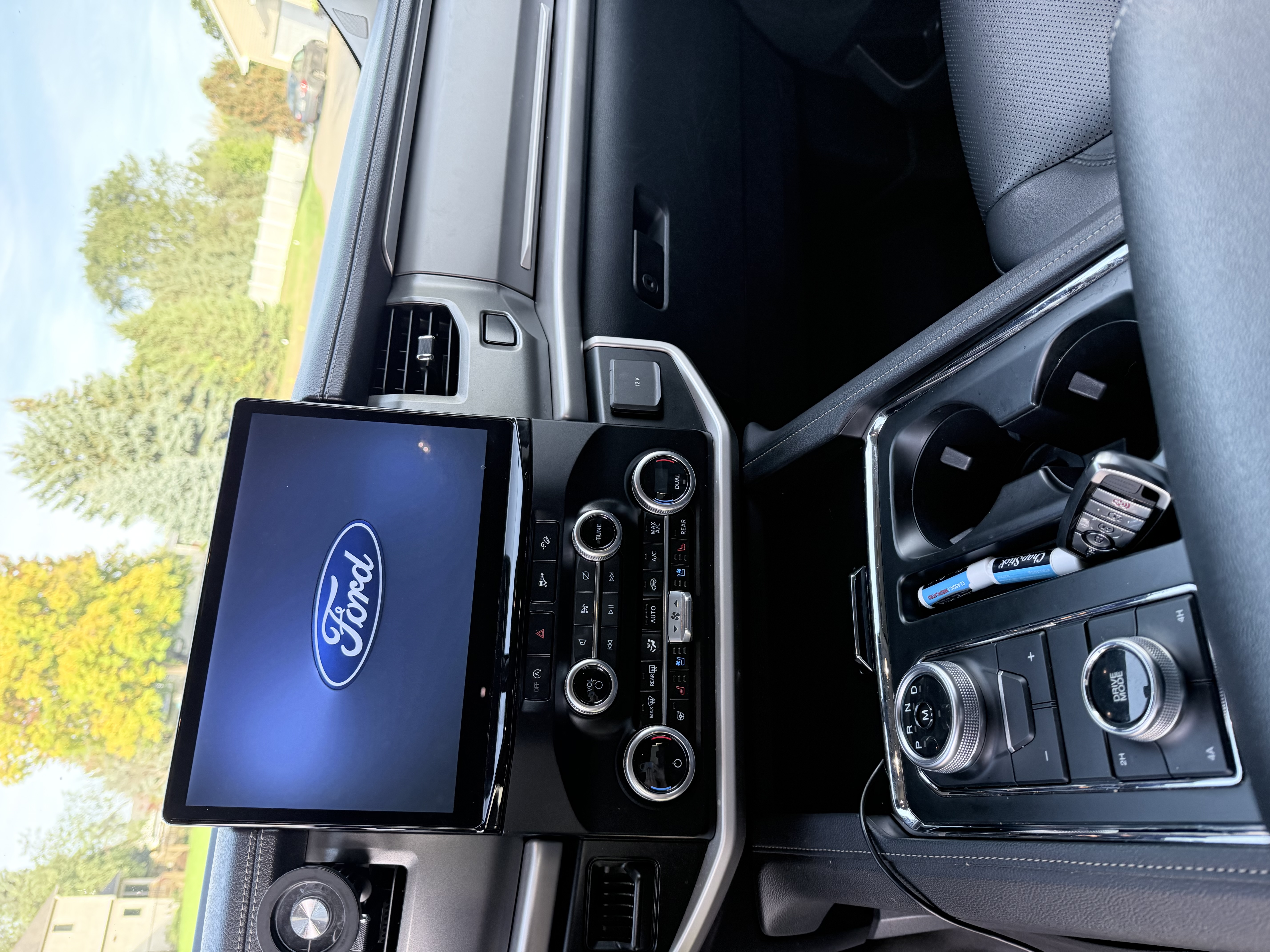 Used 2024 Ford Expedition XLT AWD/4WD image 6