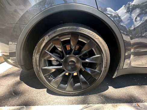 Used 2020 Tesla Model Y Long Range AWD/4WD image 8