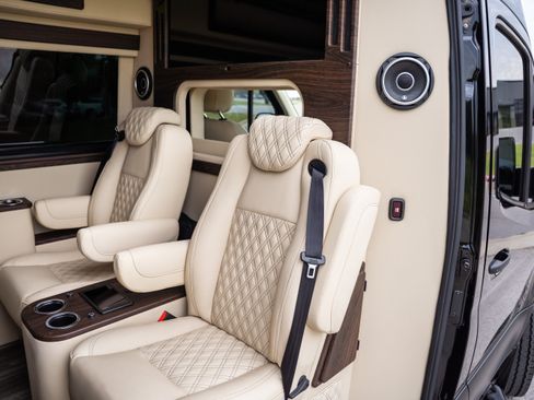 Used 2023 Mercedes-Benz Sprinter 3500 image 21