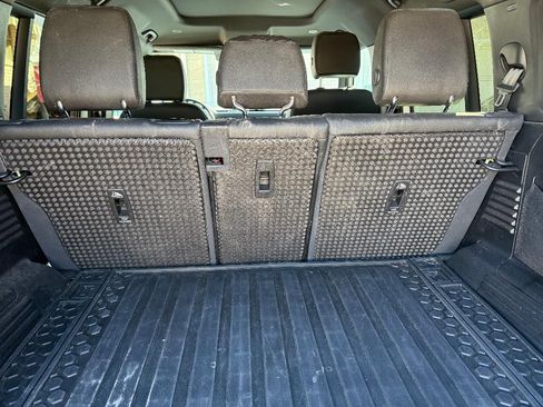 Used 2023 Land Rover Defender 110 S image 9