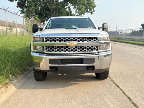 Used 2019 Chevrolet Silverado 2500 W/T AWD/4WD image 12