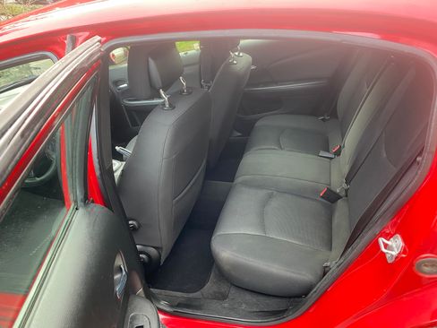 Used 2014 Dodge Avenger SE image 14