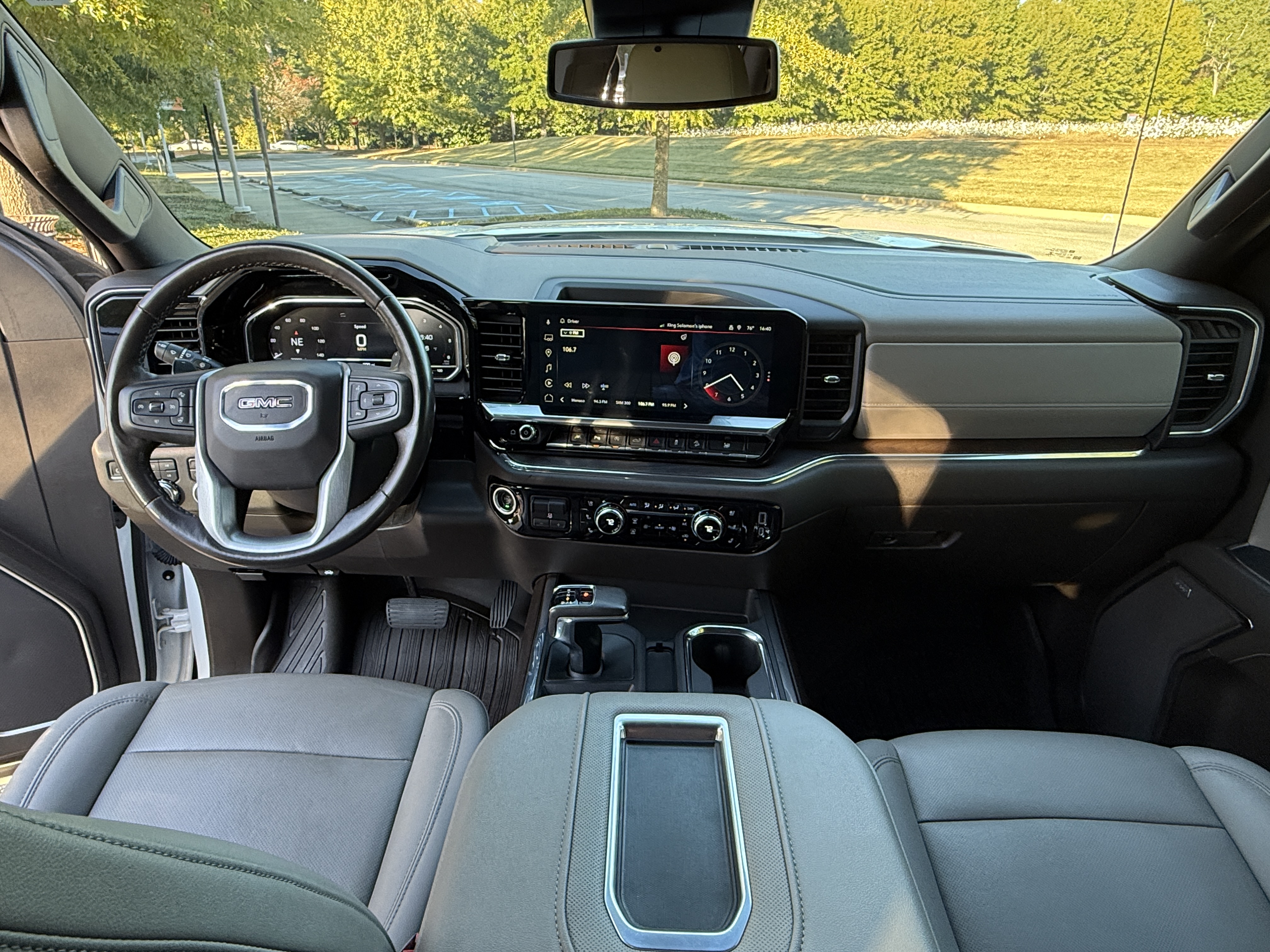 Used 2022 GMC Sierra 1500 SLT w/ SLT Premium Plus Package AWD/4WD image 20