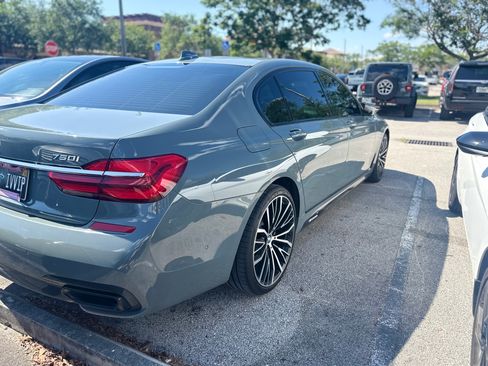 Used 2019 BMW 750i w/ Executive Package RWD image 2