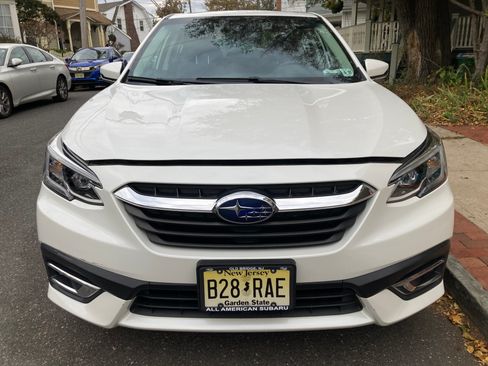 Used 2022 Subaru Legacy Limited image 1