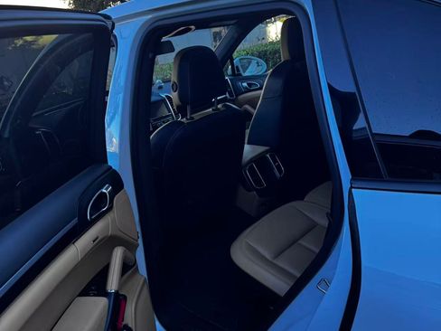 Used 2016 Porsche Cayenne image 20