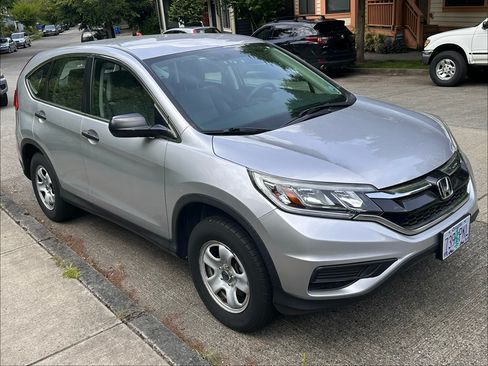 Used 2016 Honda CR-V LX image 5