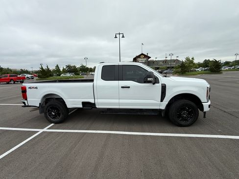 Used 2024 Ford F250 XL w/ STX Appearance Package AWD/4WD image 4