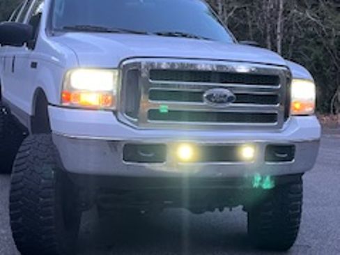 Used 2005 Ford Excursion XLT image 27