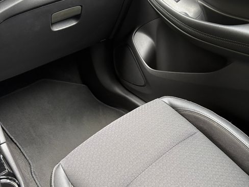 Used 2021 Buick Encore GX Preferred w/ Cold Weather Comfort Package FWD image 8