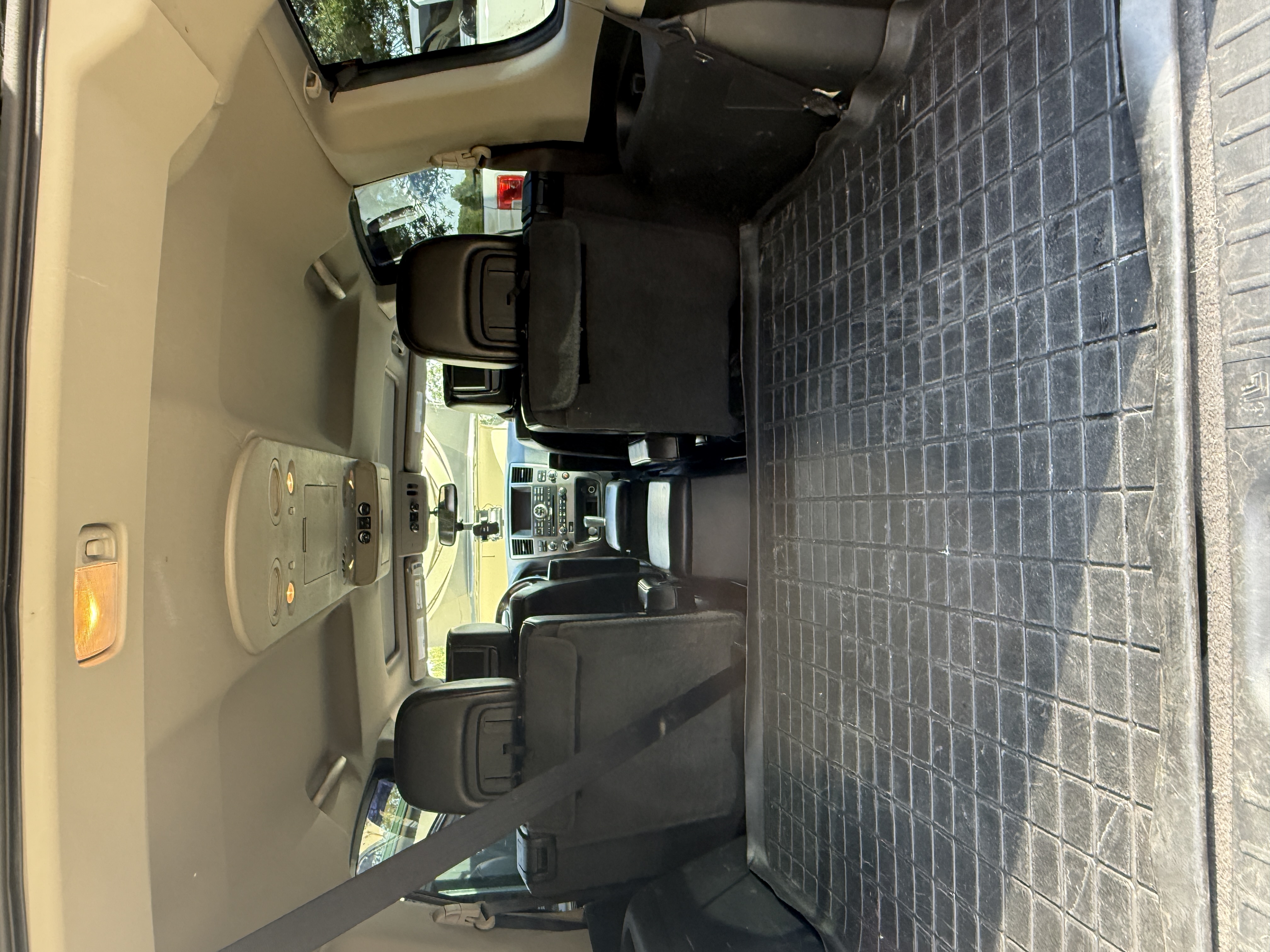Used 2015 Nissan Armada Platinum w/ 2nd Row Captain Seat Package AWD/4WD image 31