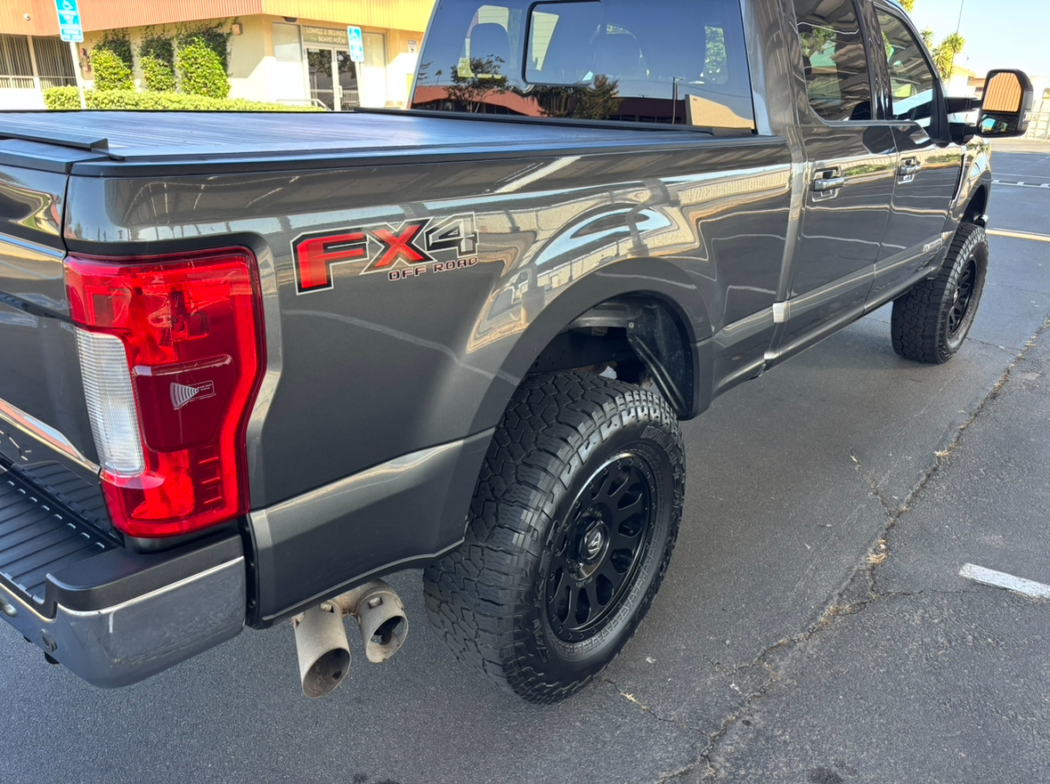 Used 2018 Ford F250 Lariat w/ Lariat Ultimate Package AWD/4WD image 10