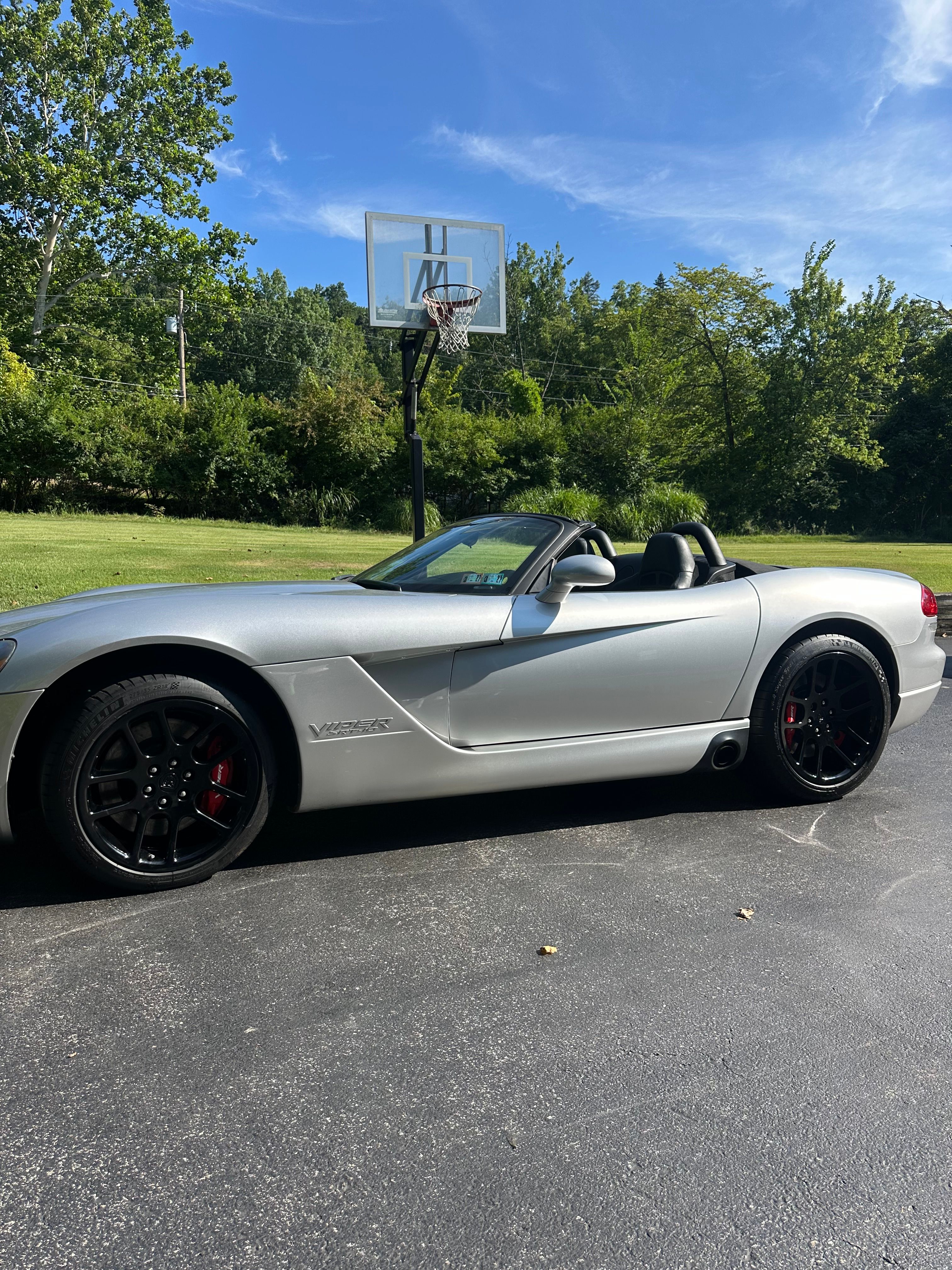 Used 2003 Dodge Viper SRT-10 RWD image 2