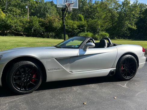 Used 2003 Dodge Viper SRT-10 RWD image 1