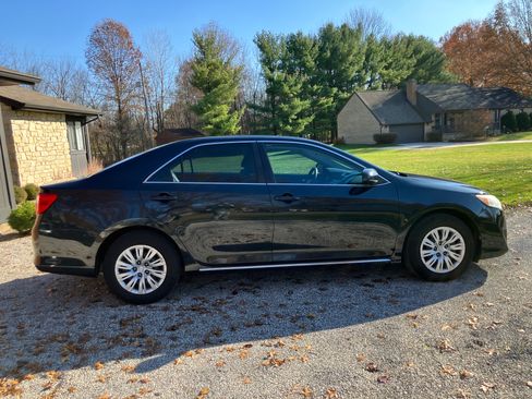Used 2014 Toyota Camry LE image 10