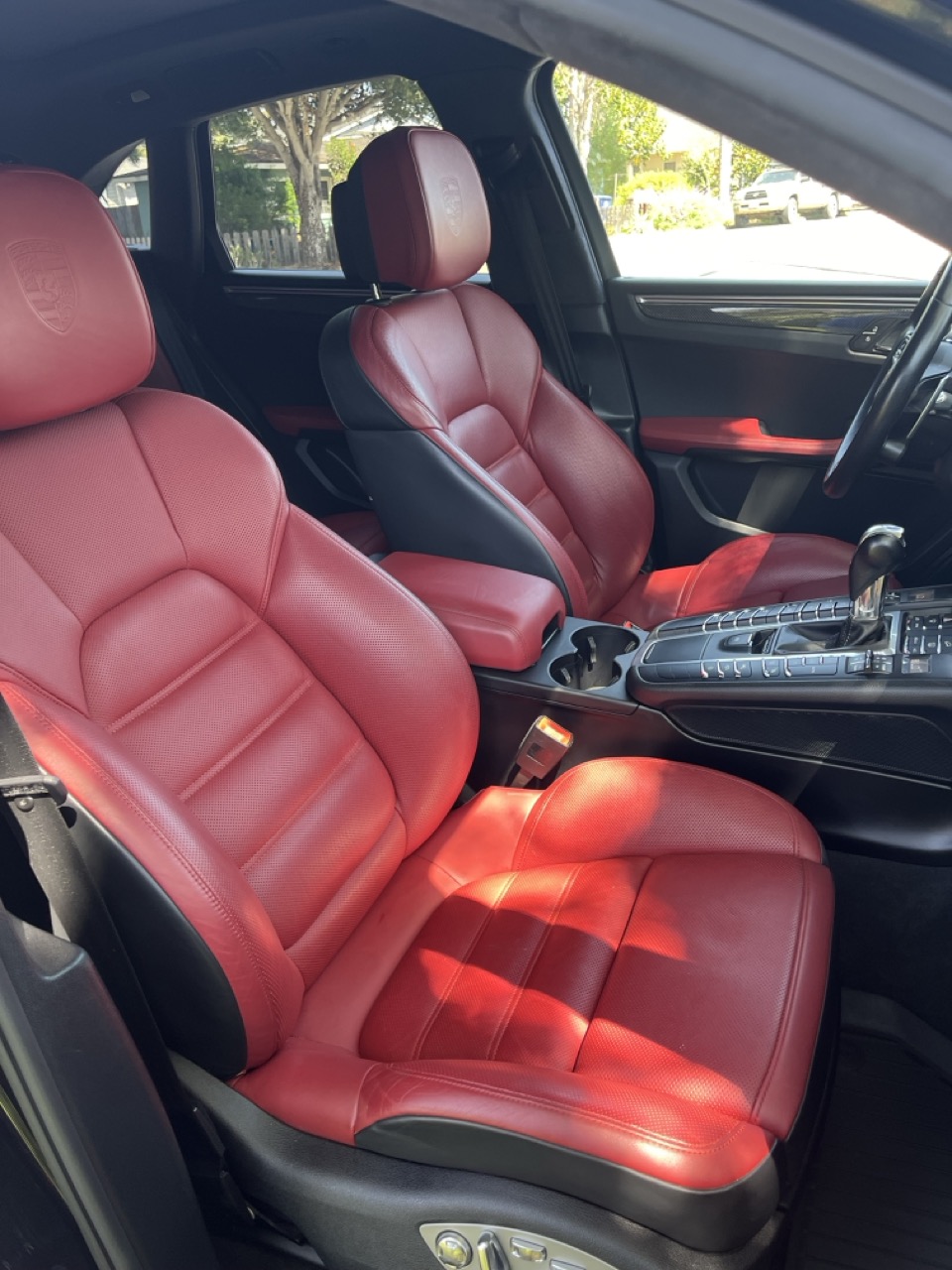 Used 2020 Porsche Macan Turbo AWD/4WD image 17
