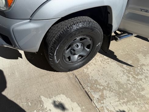 Used 2015 Toyota Tacoma PreRunner image 15