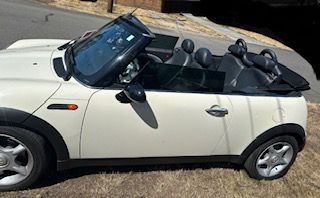 Used 2006 MINI Cooper Convertible FWD image 5