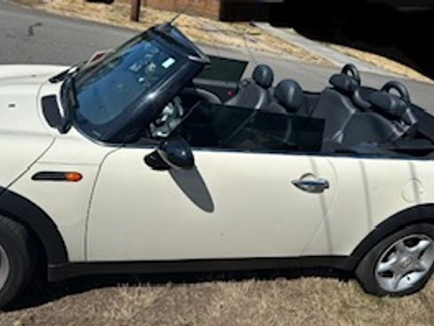 Used 2006 MINI Cooper Convertible FWD image 5