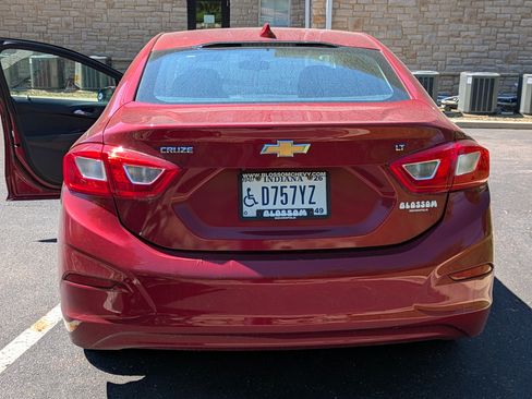 Used 2017 Chevrolet Cruze LT w/ Sun And Sound Package FWD image 6