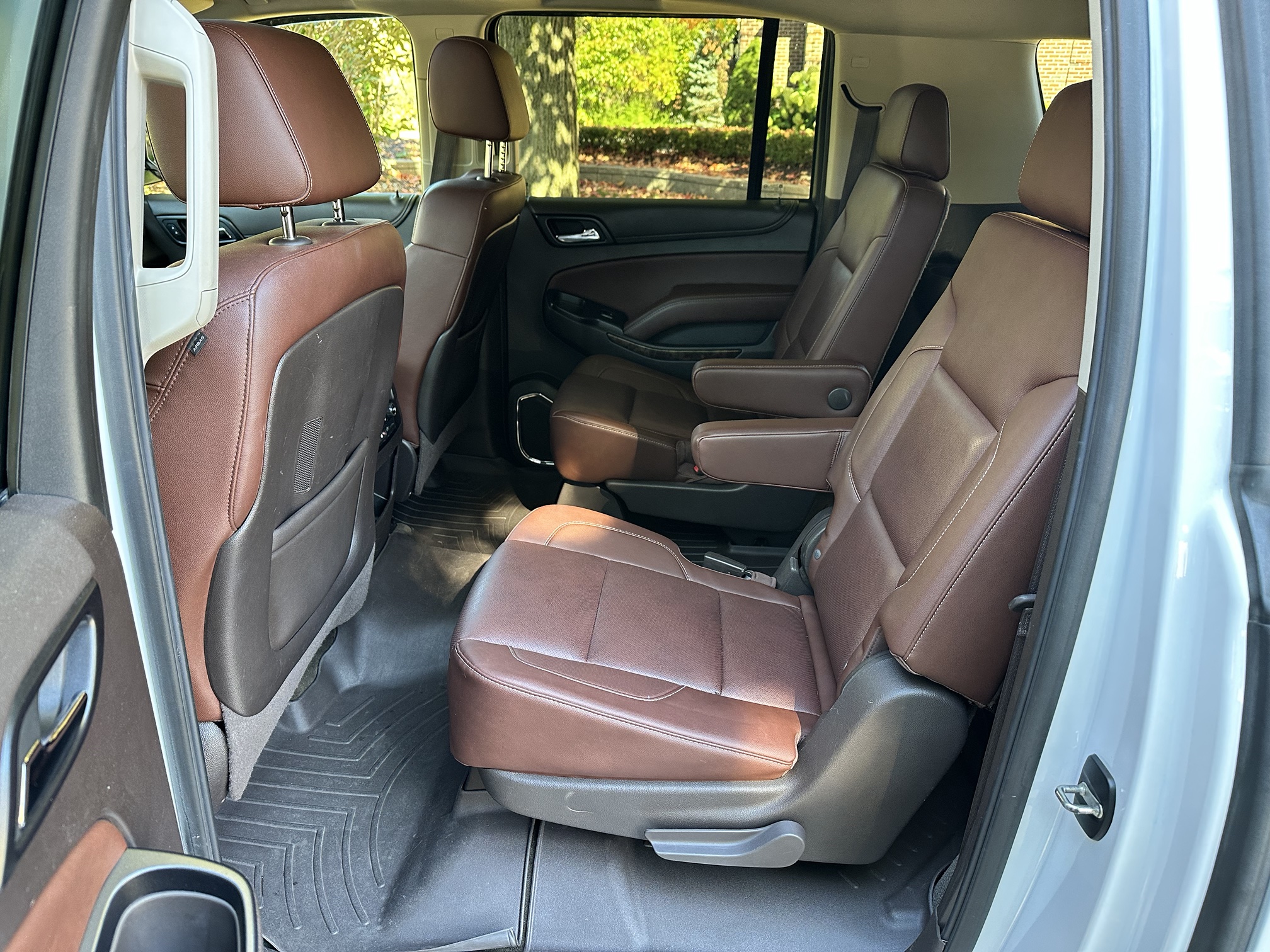 Used 2016 Chevrolet Suburban LTZ AWD/4WD image 12