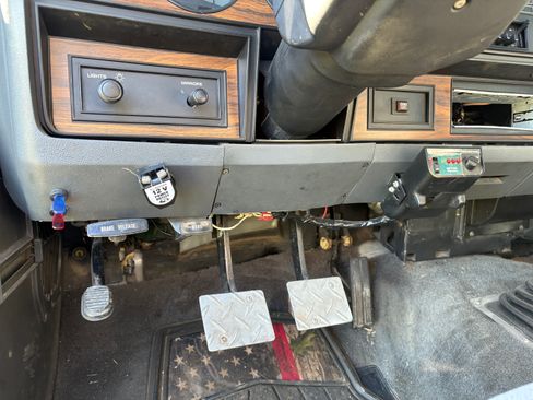 Used 1993 Dodge D/W Truck 250 image 14