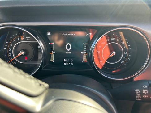 Used 2022 Jeep Wrangler Unlimited Sport w/ Sun And Sound Package image 10