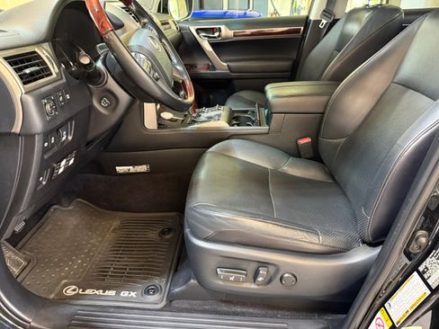 Used 2016 Lexus GX 460 Luxury AWD/4WD image 8