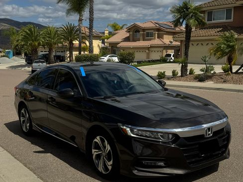 Used 2018 Honda Accord EX image 2