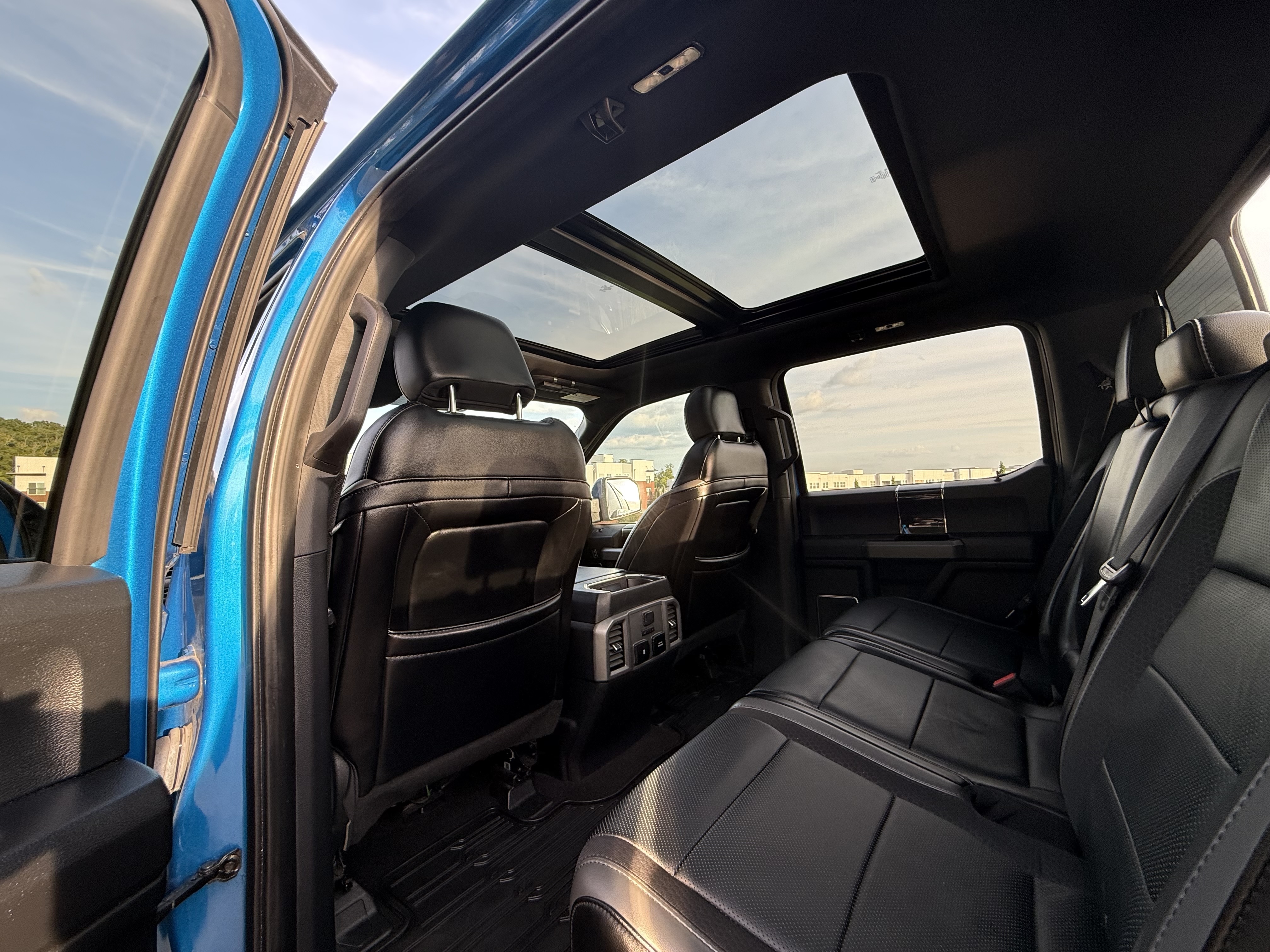 Used 2019 Ford F150 Raptor w/ Equipment Group 802A Luxury AWD/4WD image 19