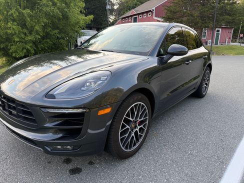 Used 2018 Porsche Macan GTS AWD/4WD image 1