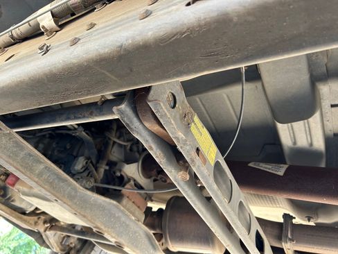 Used 2005 Chevrolet Silverado 2500 LS w/ Heavy-Duty Power Package image 13