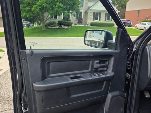 Used 2015 RAM 1500 Express AWD/4WD image 13